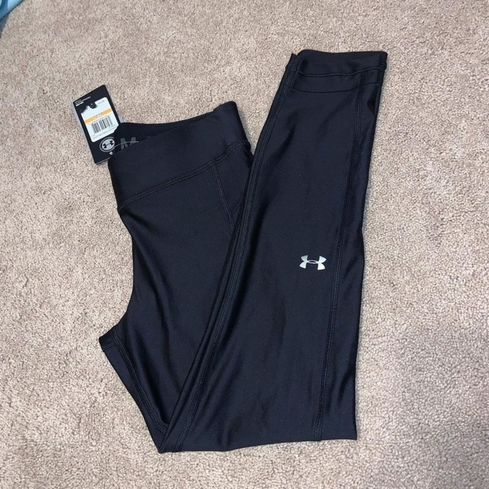 Under Armour black leggings